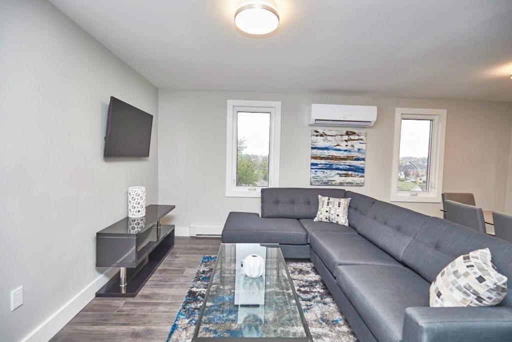 Clifton Hill Hideaway 4B - Two Bedroom Condo Niagara Falls Exteriör bild